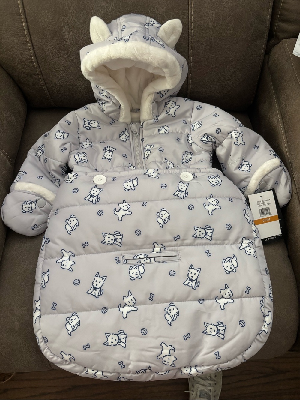 LONDON FOG BABY SNUGGLER SZ 0-6 months
